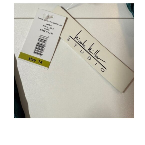 Nicole Miller Studio Women’s Emerald Green Velvet Dress 14 NWT - Picture 4 of 7